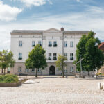 Marktplatz mit Rathaus in Roßlau